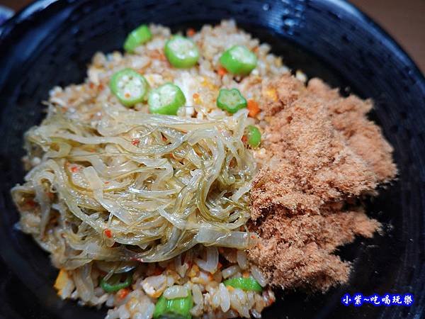 蔬食炒飯配益康泡菜翡翠海帶絲 (2).jpg