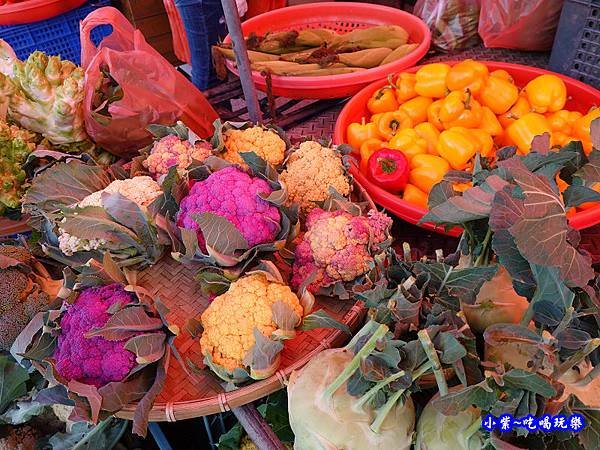 公廁旁農夫市集-草坪頭櫻花季 (1).jpg