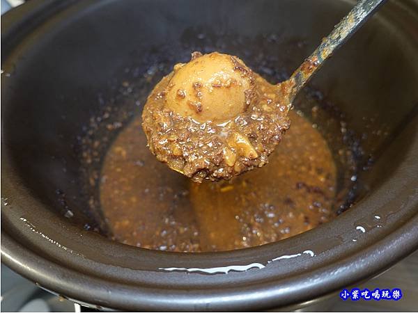 魯肉飯、滷蛋-蒙古紅蒙古火鍋桃園店.jpg