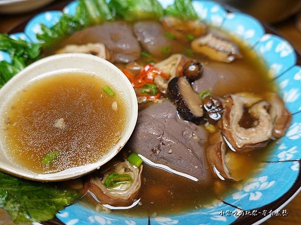 麻辣鴨血大腸鍋-辛釜村麻辣鴨血 (5).jpg