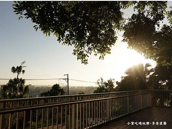 悠活景觀區-觀間露台(一里雲村) (1).jpg