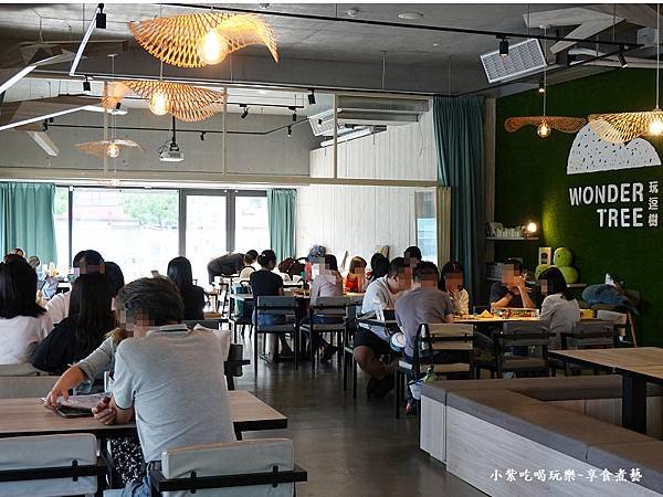 用餐環境座位-玩逗樹咖啡中原店 (2).jpg