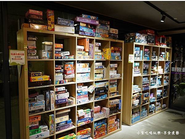 玩桌遊需付費-玩逗樹咖啡中原店 (3).jpg