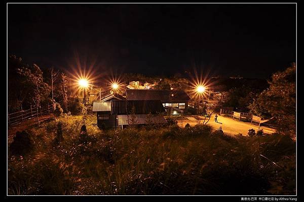從武德殿往下俯拍的霧社街夜景...星芒真美*__*