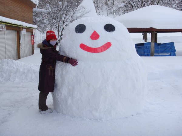 好大的雪人啊