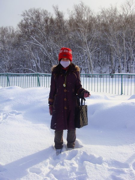 山上的雪也積的很厚喔