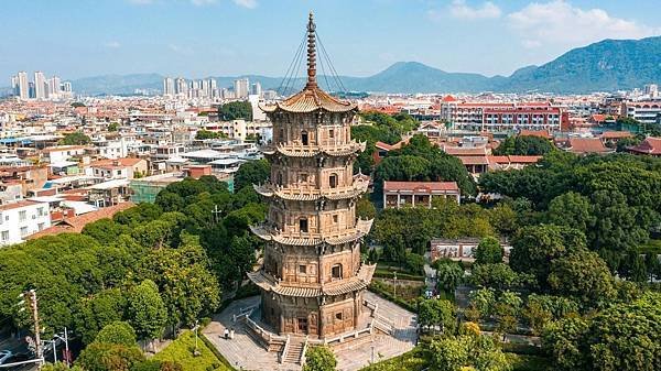 Tuyền Châu: Viên Ngọc Cổ Kính 