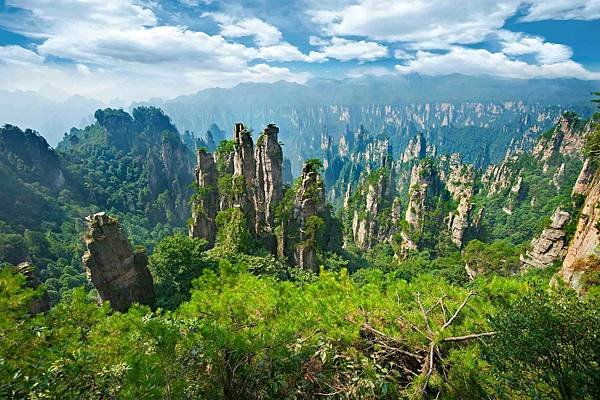 Những Điểm Đến Hấp Dẫn Khi Du 