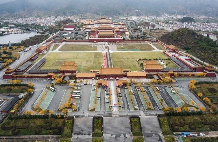 Khám Phá Phim Trường Hoành Điế