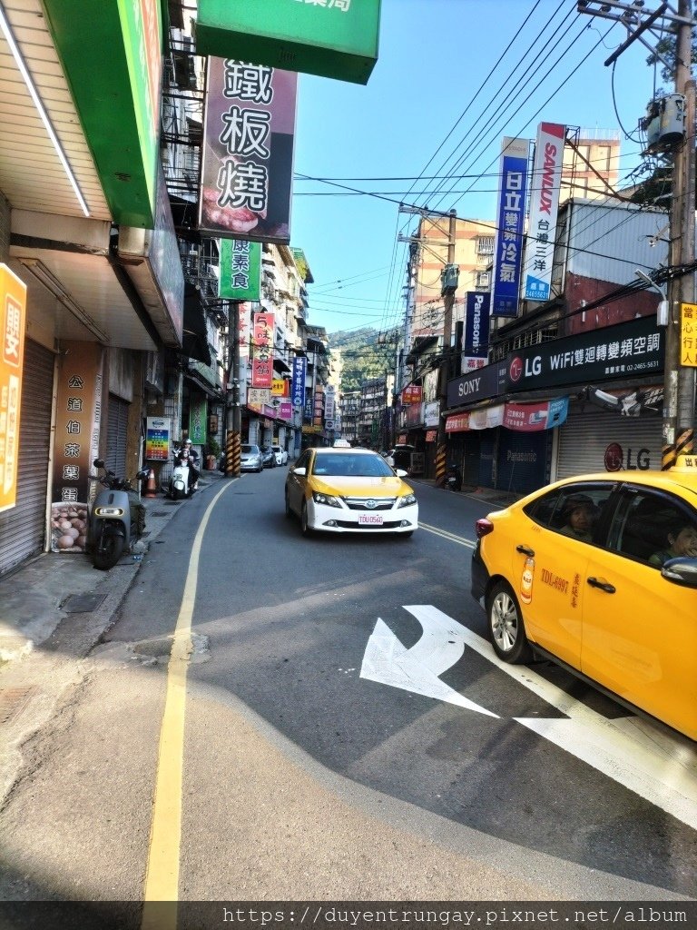 基隆信義區法院商圈～大馬路邊`透天1~3樓金店面~滿租中月收