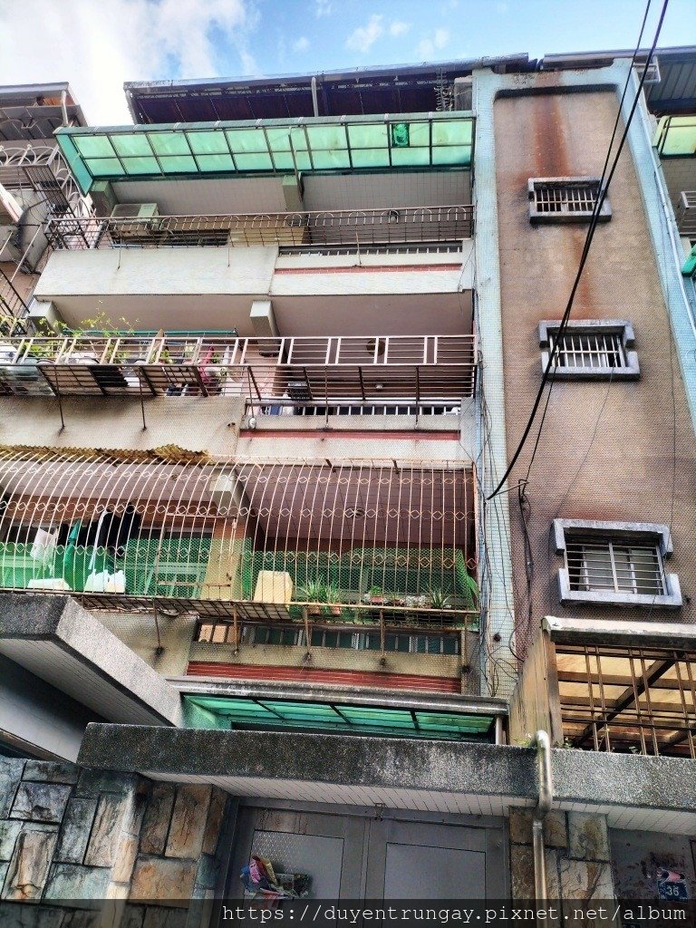 超值便宜法拍案件~基隆信義區信義市場旁~小北投前區4樓頂樓加