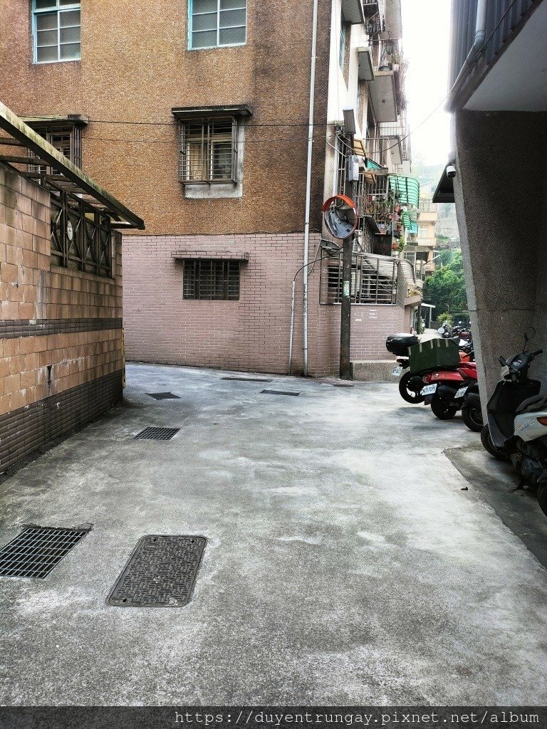 超值便宜法拍案件~基隆信義區信義市場旁~小北投前區4樓頂樓加