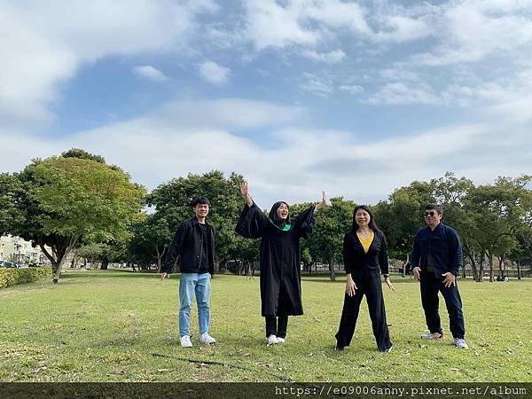 甜蜜CD家在台中太平區坪林公園跟CC拍學士照 (5).jpg