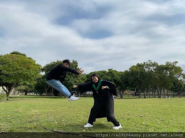 甜蜜CD家在台中太平區坪林公園跟CC拍學士照 (20).jpg
