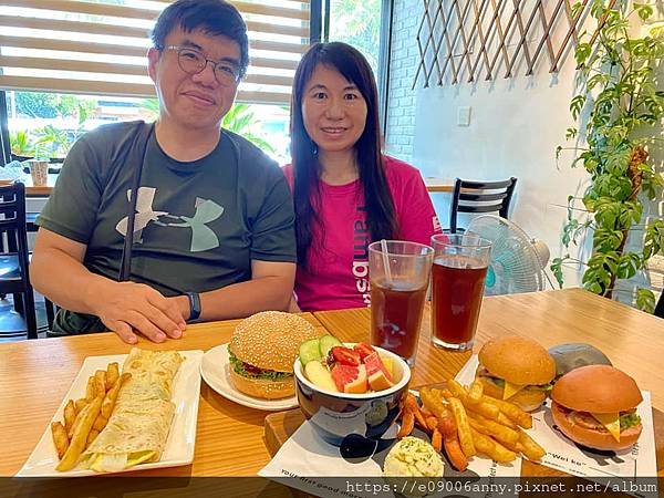 甜蜜CD家到花蓮住好人青旅.吃周家包子.濰克早午餐 (38).jpg