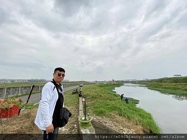 甜蜜CD家到國防砲陣地運動公園看飛機 (15).jpg