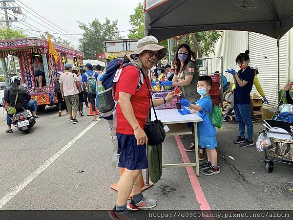 1120422甜蜜CD家跟著媽祖繞境早上從追分走到南瑤宮 (29).jpg