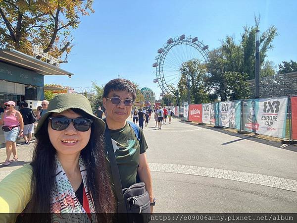 Day14-2甜蜜CD家歐洲7國~奧地利維也納Kaiserwiese公園的遊樂場，搭obb去維也納機場 (4).jpg