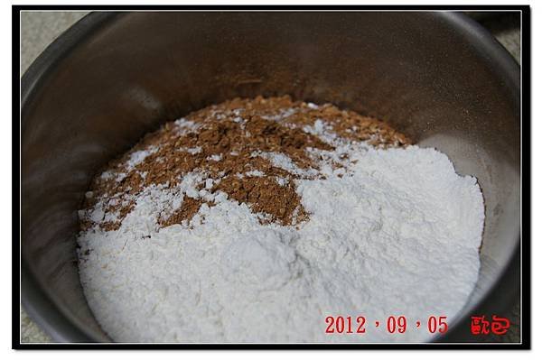 主麵糰-300g亞麻仁雜糧粉+100g的高粉