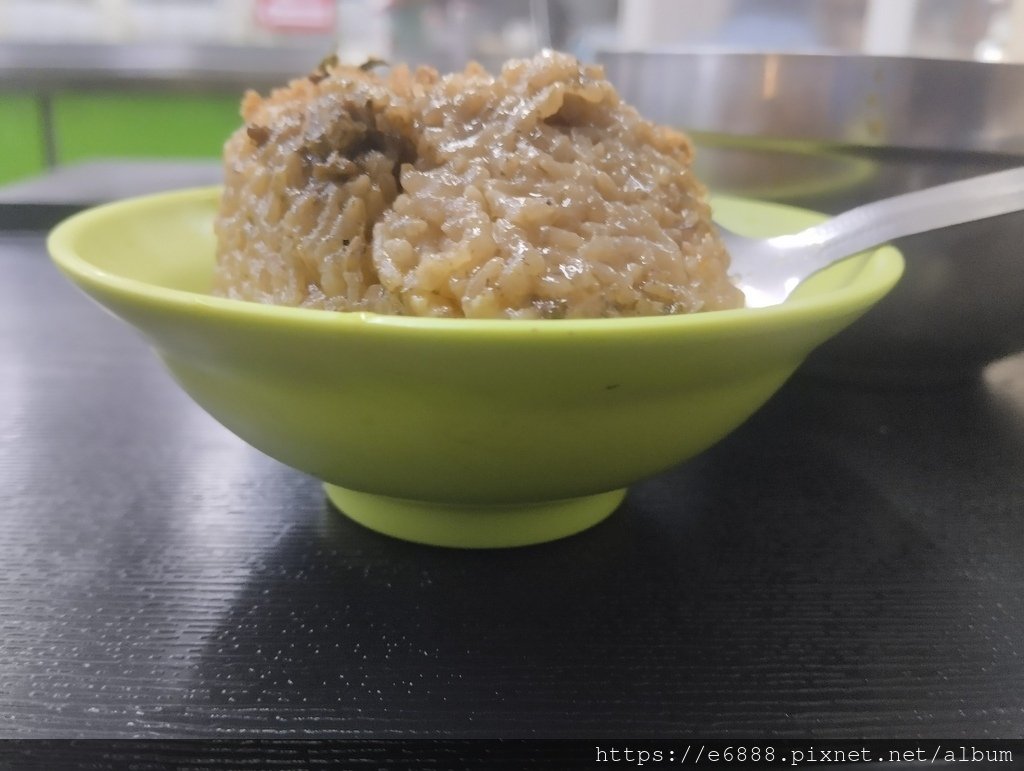 外食。素食紅油抄手