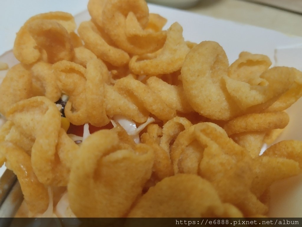 點心。可樂果酸辣粉餅乾