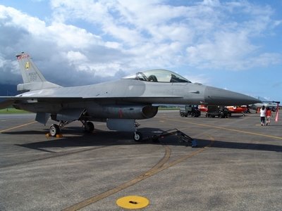 F-16 FIGHTING FALCON