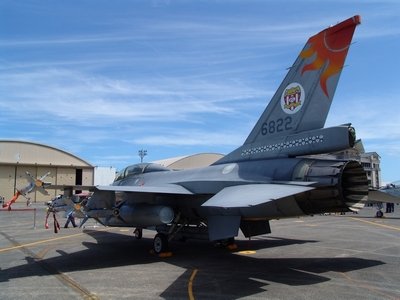 F-16 FIGHTING FALCON