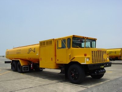 R-11 油灌車