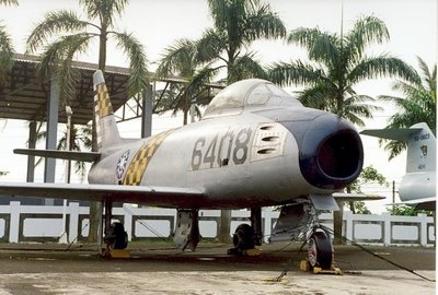 F-86F 軍刀式戰鬥轟炸機 Sabre