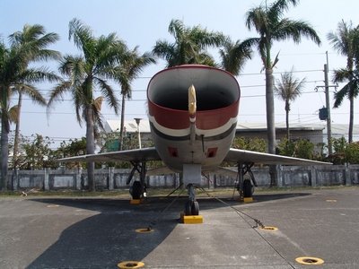 F-100F 超級軍刀式戰鬥教練機 Super Sabre