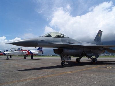 F-16 戰隼式戰鬥機 Fighting Falcon