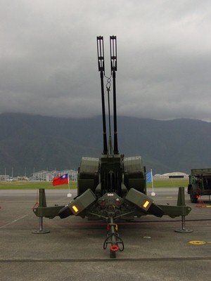 GDF-001 雙聯裝35公厘防空機砲