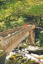 三峽滿月圓 2.jpg