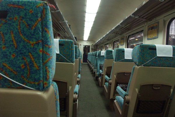 要坐火車回華沙摟~~像不像高鐵阿??