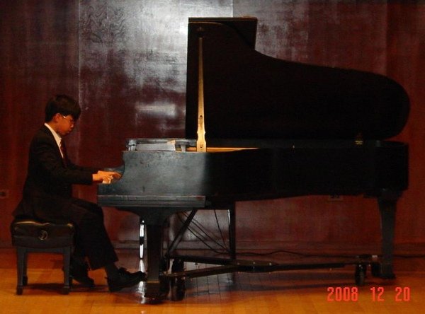 Winston_piano_recital_08.jpg