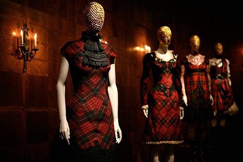 Alexander-McQueen-Savage-Beauty-1000x666.jpg