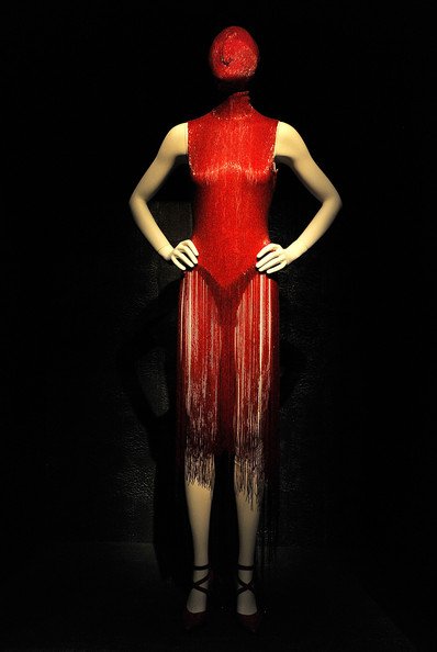 Alexander+McQueen+Savage+Beauty+Costume+Institute+I_6S8k5HSPDl.jpg