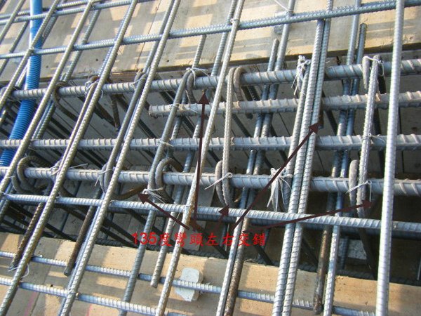 100116-三樓頂板鋼筋及水電作業03