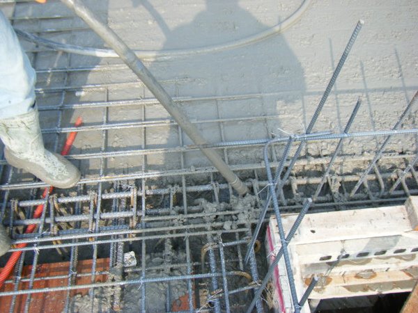 100202-四樓頂板灌漿11.JPG