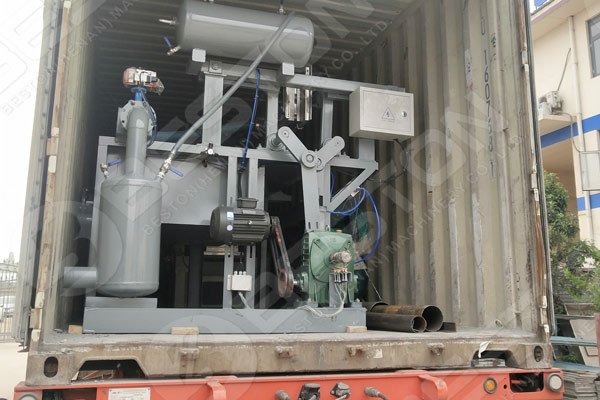 Egg Tray Machine to Zambia on the Truck.jpg