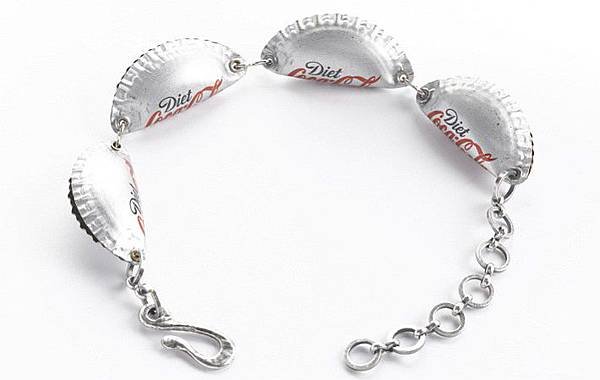 bracelets-cocacola-diet.jpg