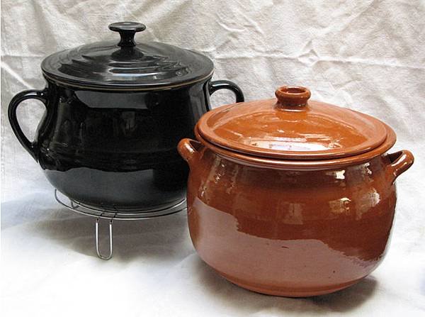 Soupière-and-Olla