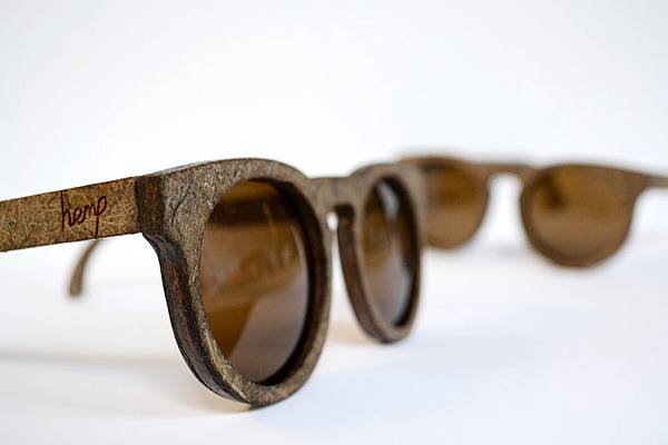 hemp-glasses-designboom01.jpg