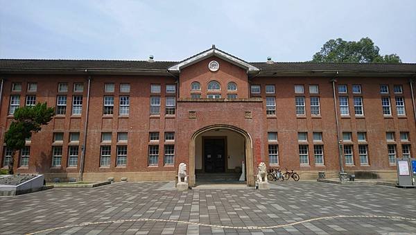 跟著書本去旅行 50. 返校：成大校園