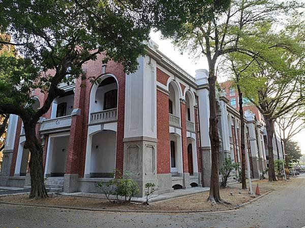 跟著書本去旅行 50. 返校：成大校園
