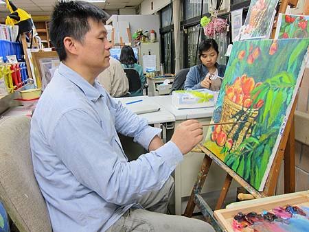 將生活哲學透過畫畫教給學生，是最好的事。