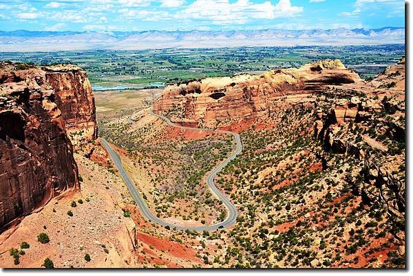 Overlooks Rim Rock Drive from Fruita Canyon View 2