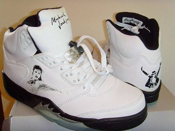 michael-jackson-edition-white-black-0.jpg