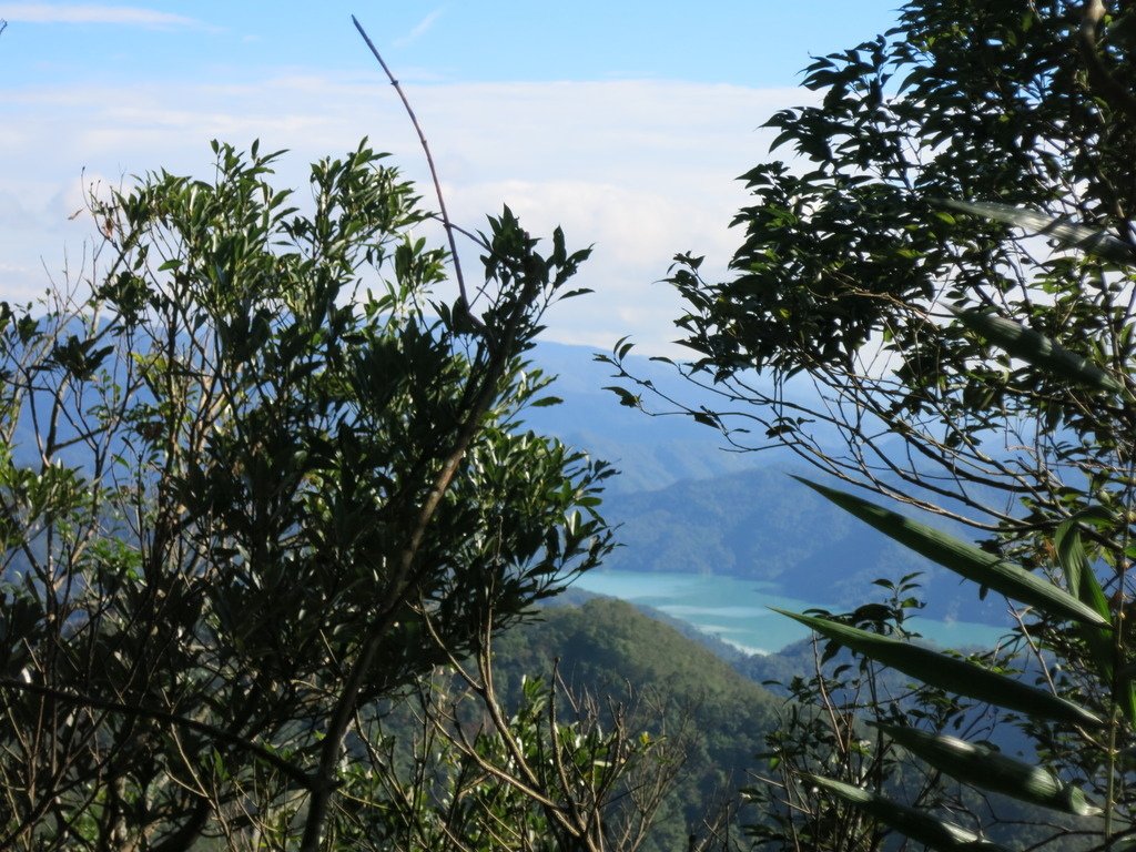 1041222新店大粗坑山、猴洞崙、坑內山、翡翠谷山連走~尋