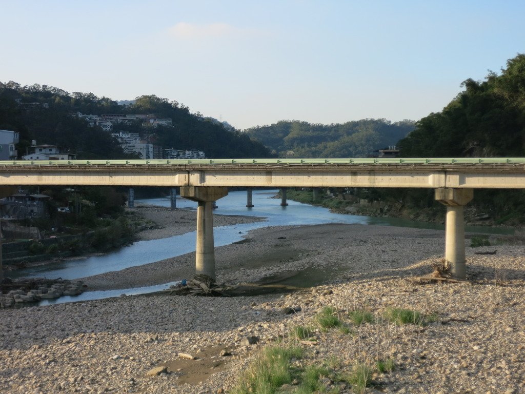 1041222新店大粗坑山、猴洞崙、坑內山、翡翠谷山連走~尋